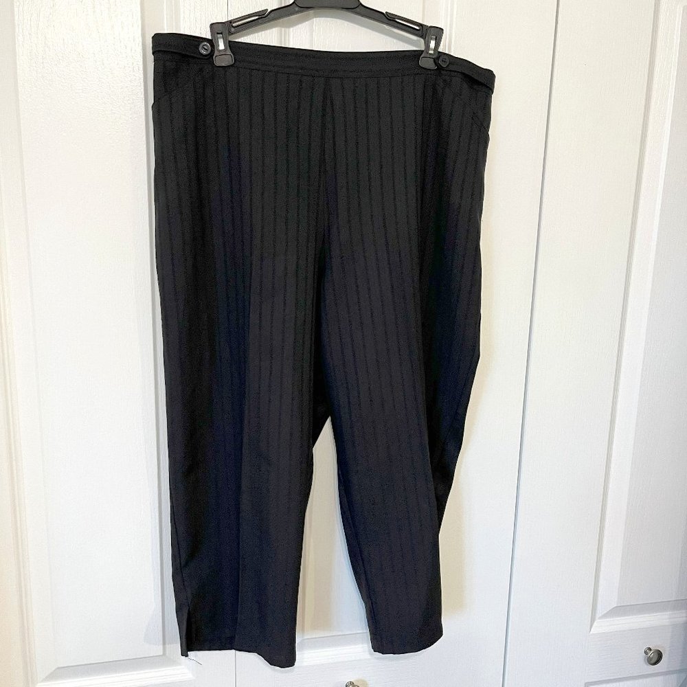Penningtons black capri pants X